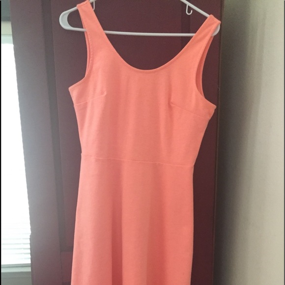 Old Navy Dresses & Skirts - Beautiful Peach simple dress!
